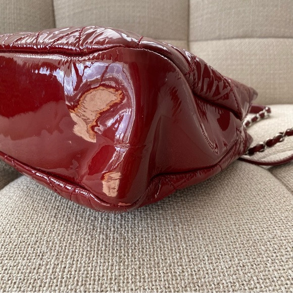 CHANEL red patent leather quilted bag - Picture 14 of 16